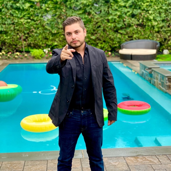 Meet your Posher, Jade - Picture 1 of 1